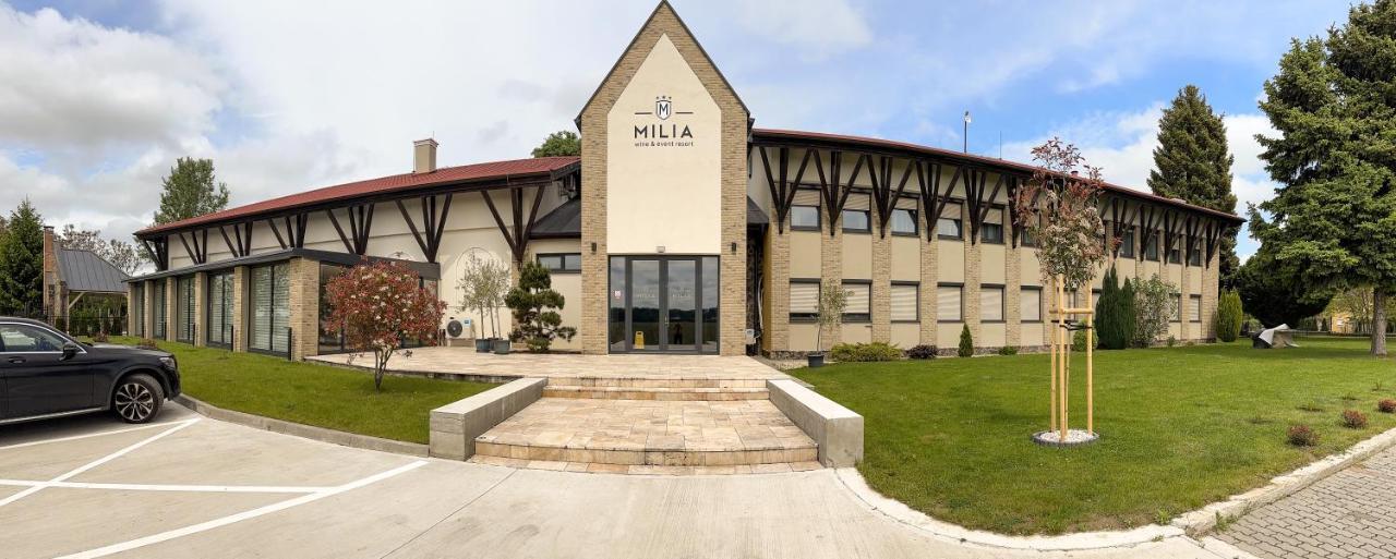 Milia Wine & Event Resort Dunajsky Klatov Exterior photo